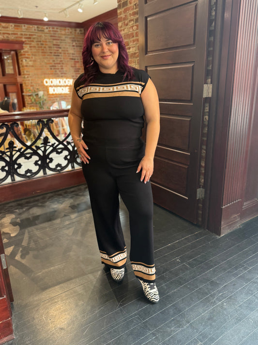 EXTENDED SIZE GOLD PRINT SLEEVELESS VEST 7.23