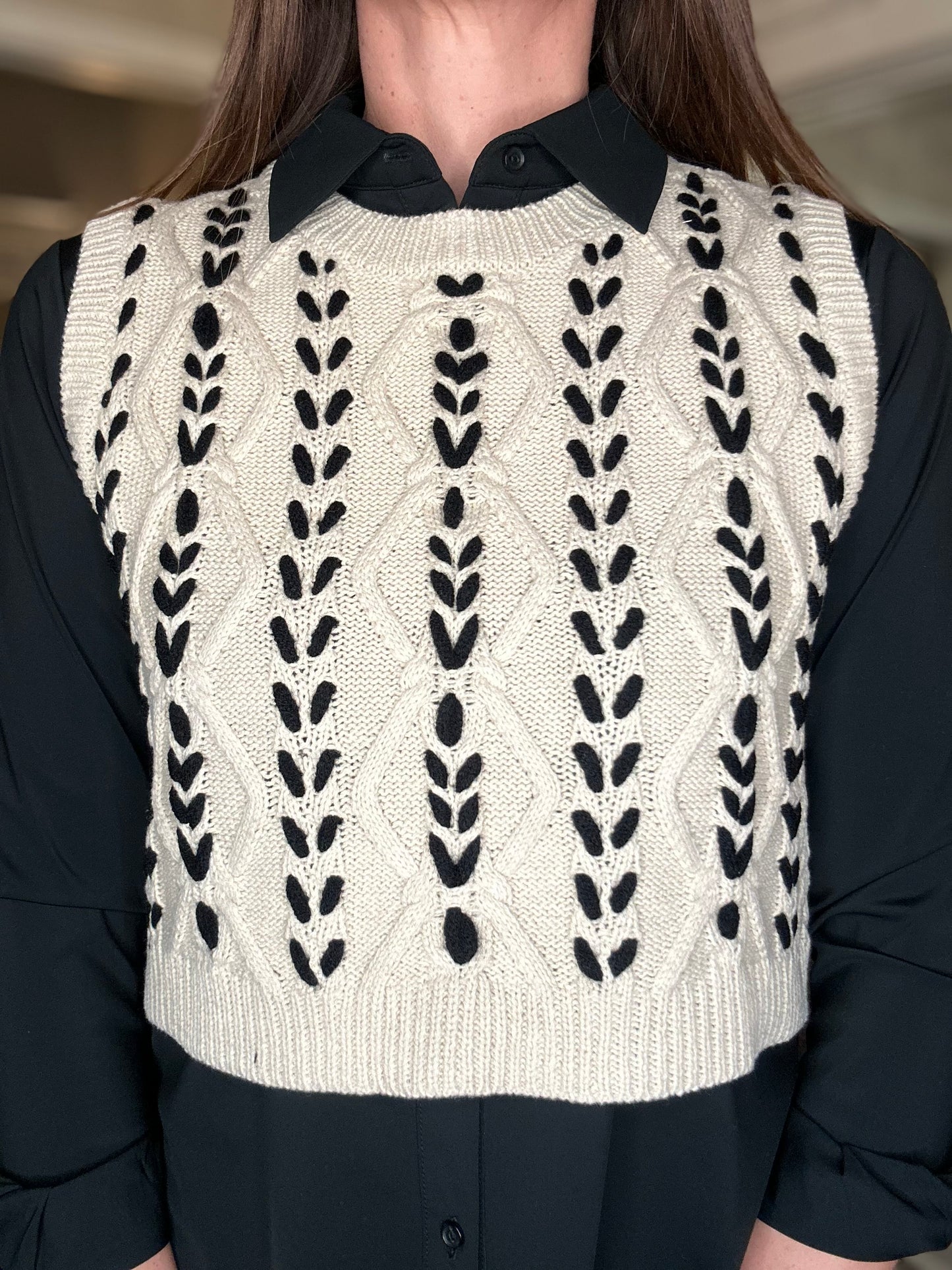 CONTRAST STITCH DETAIL VEST 1.20