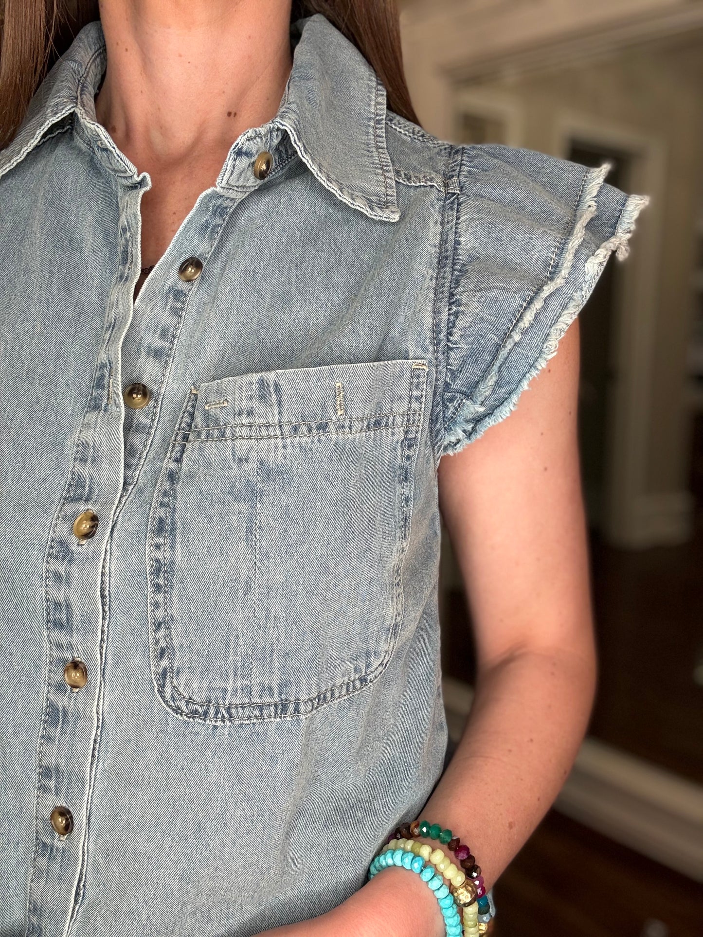 FASHION WORKS FRAYED SLEEVE DENIM TOP 4.1