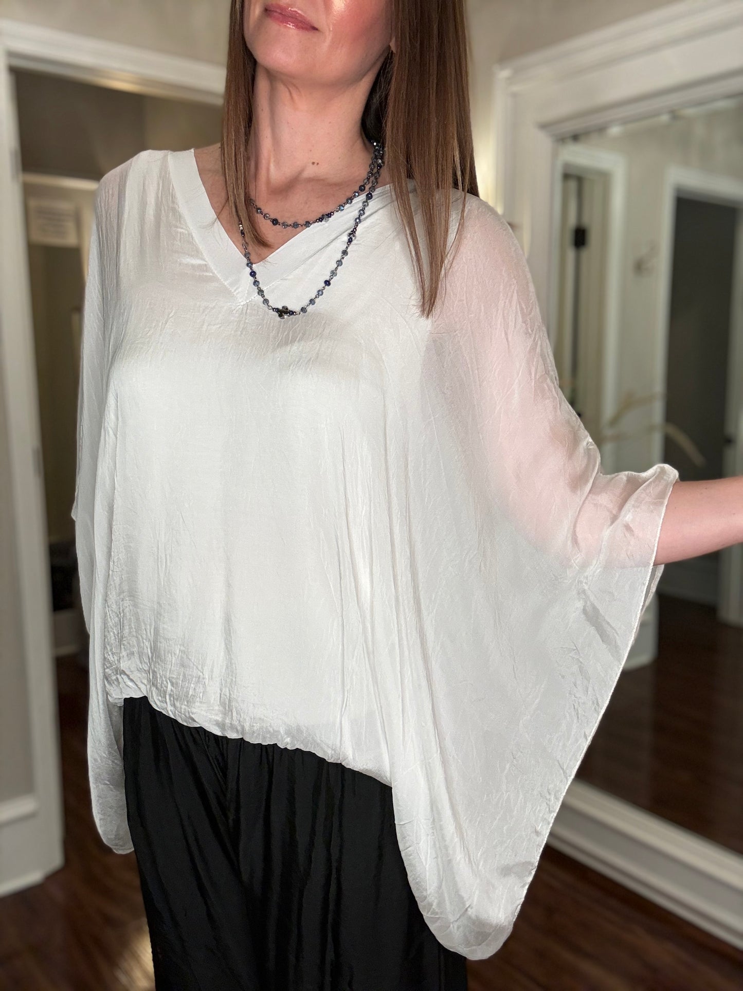 LOOK MODE V-NECK SILK TOP 3.25