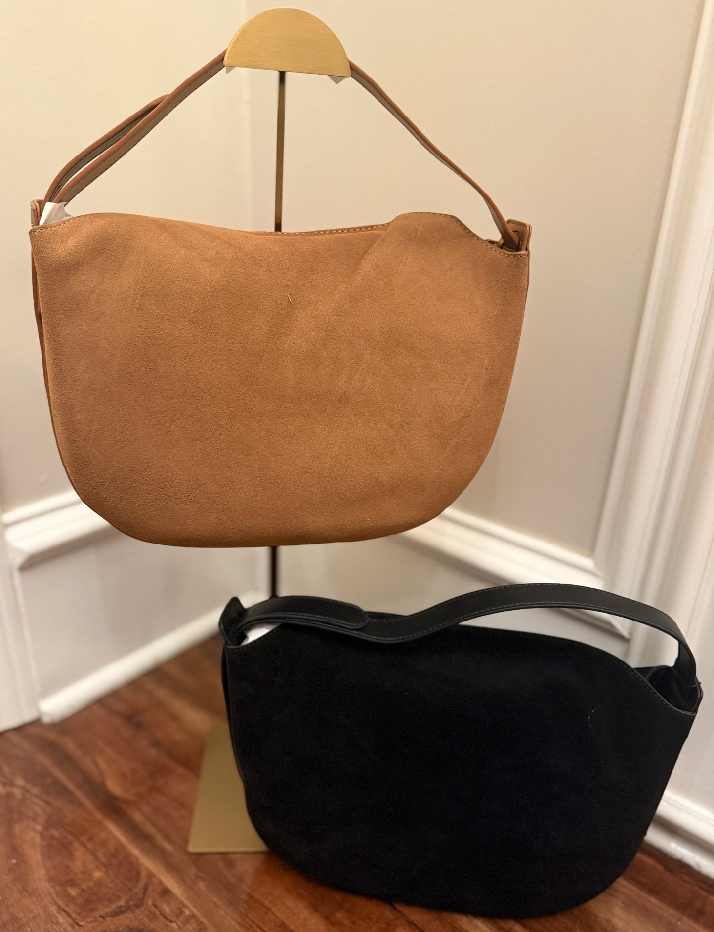 BC HOBO SOFIA SUEDE PURSE 9.9