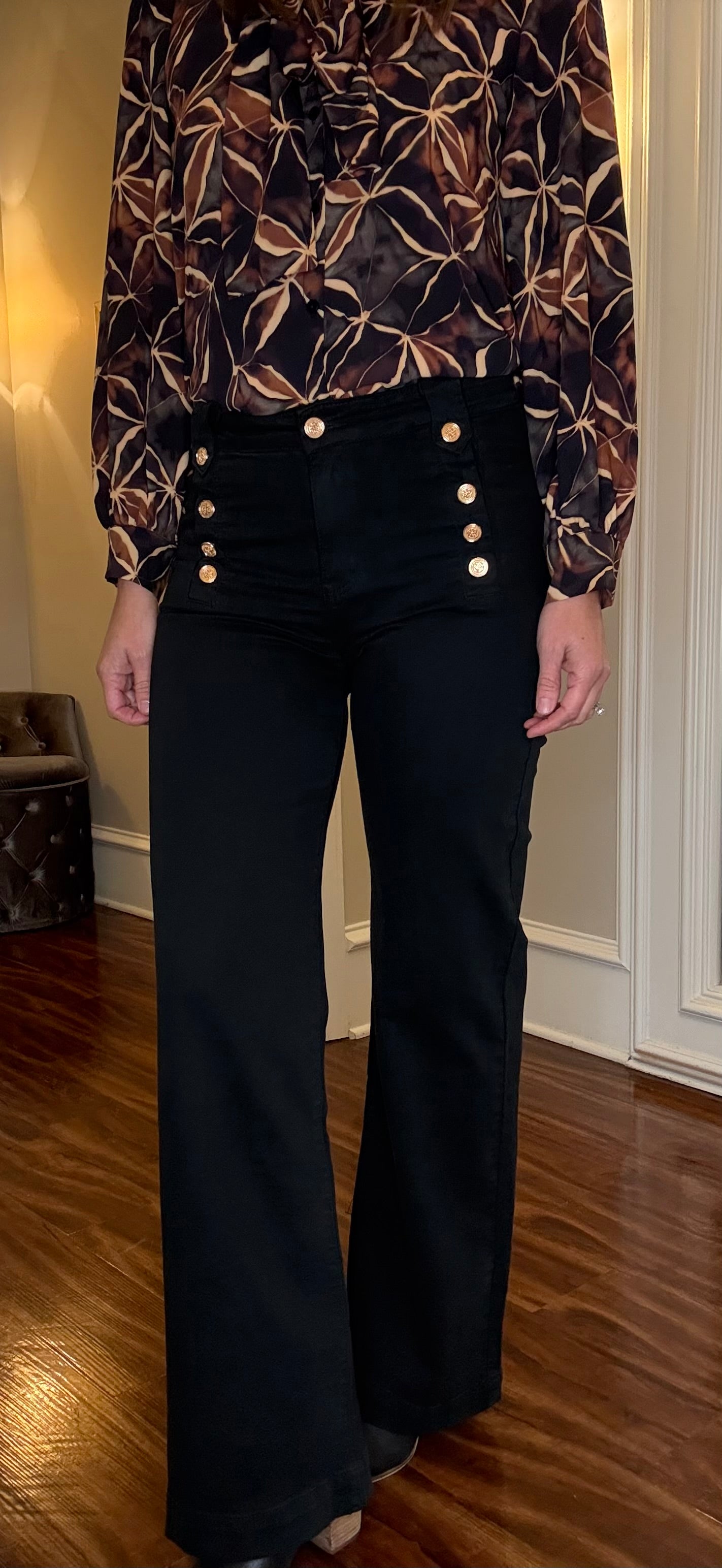 Q2 BLACK STRAIGHT JEANS WITH GOLD BUTTONS 9.30