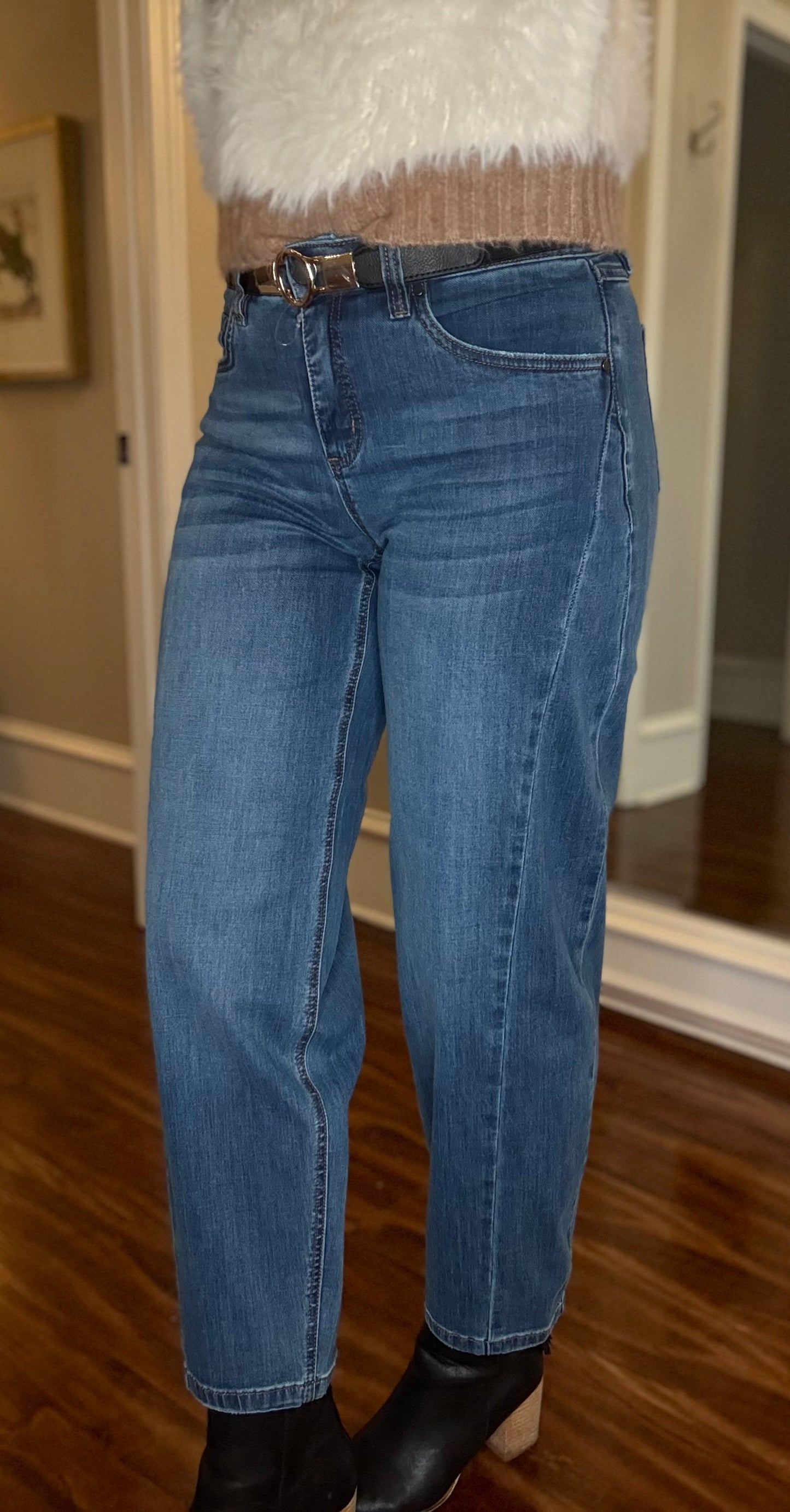 FDJ GIRLFRIEND BARREL ANKLE JEAN 8.13