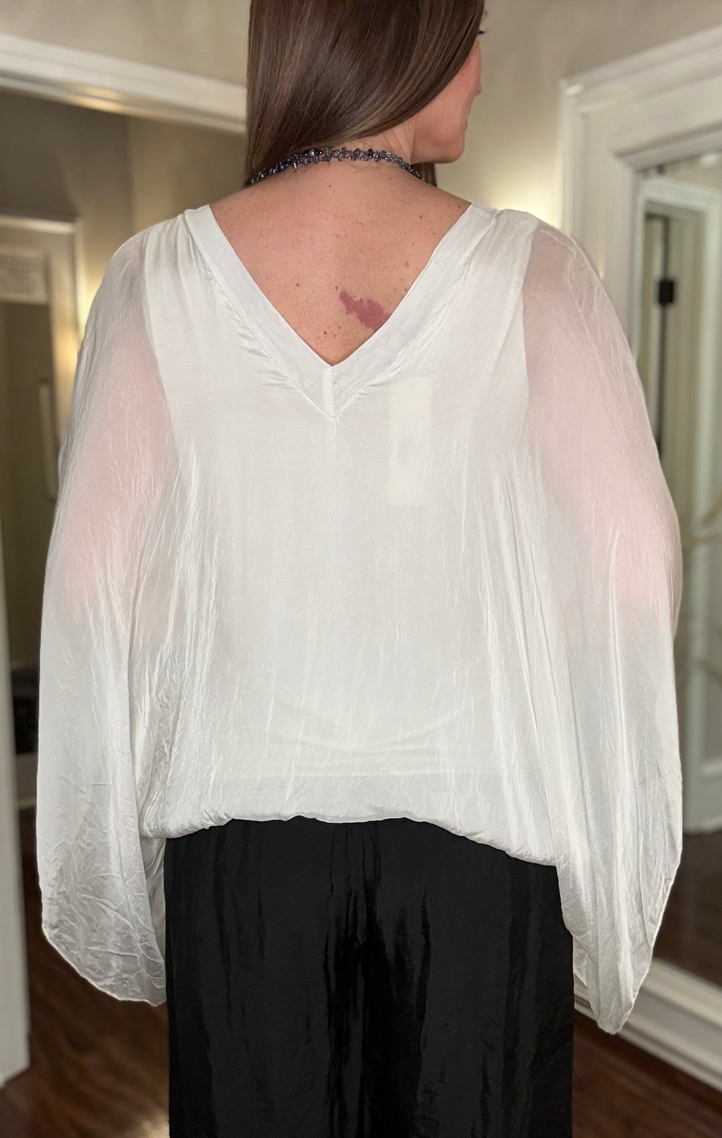 LOOK MODE V-NECK SILK TOP 3.25