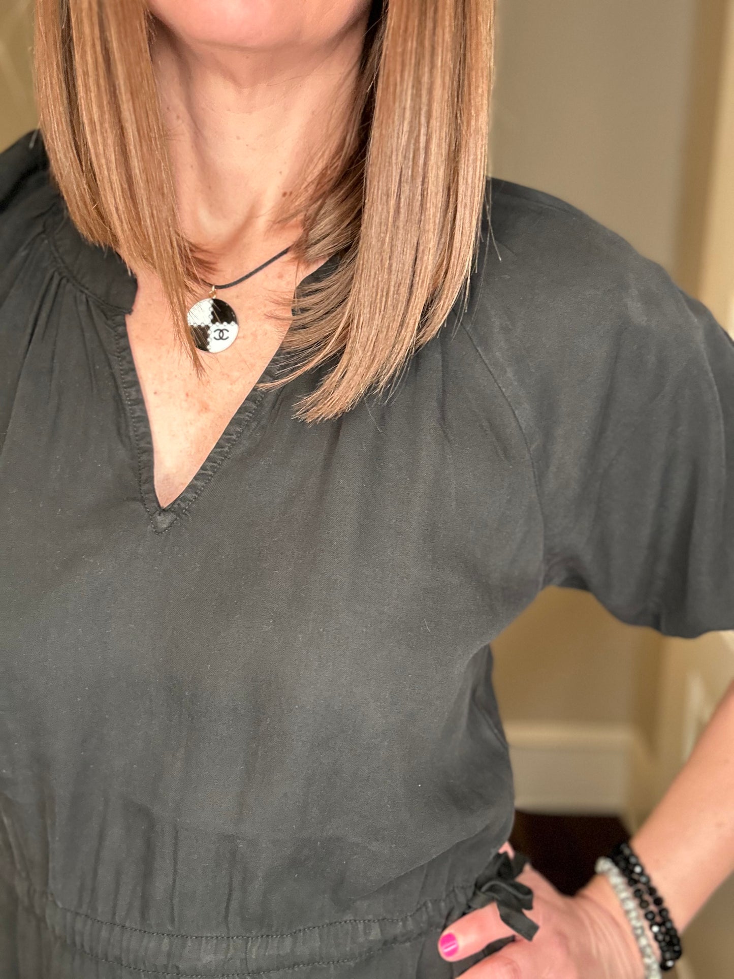CASSIE SHORT PUFF SLEEVE BLACK TOP