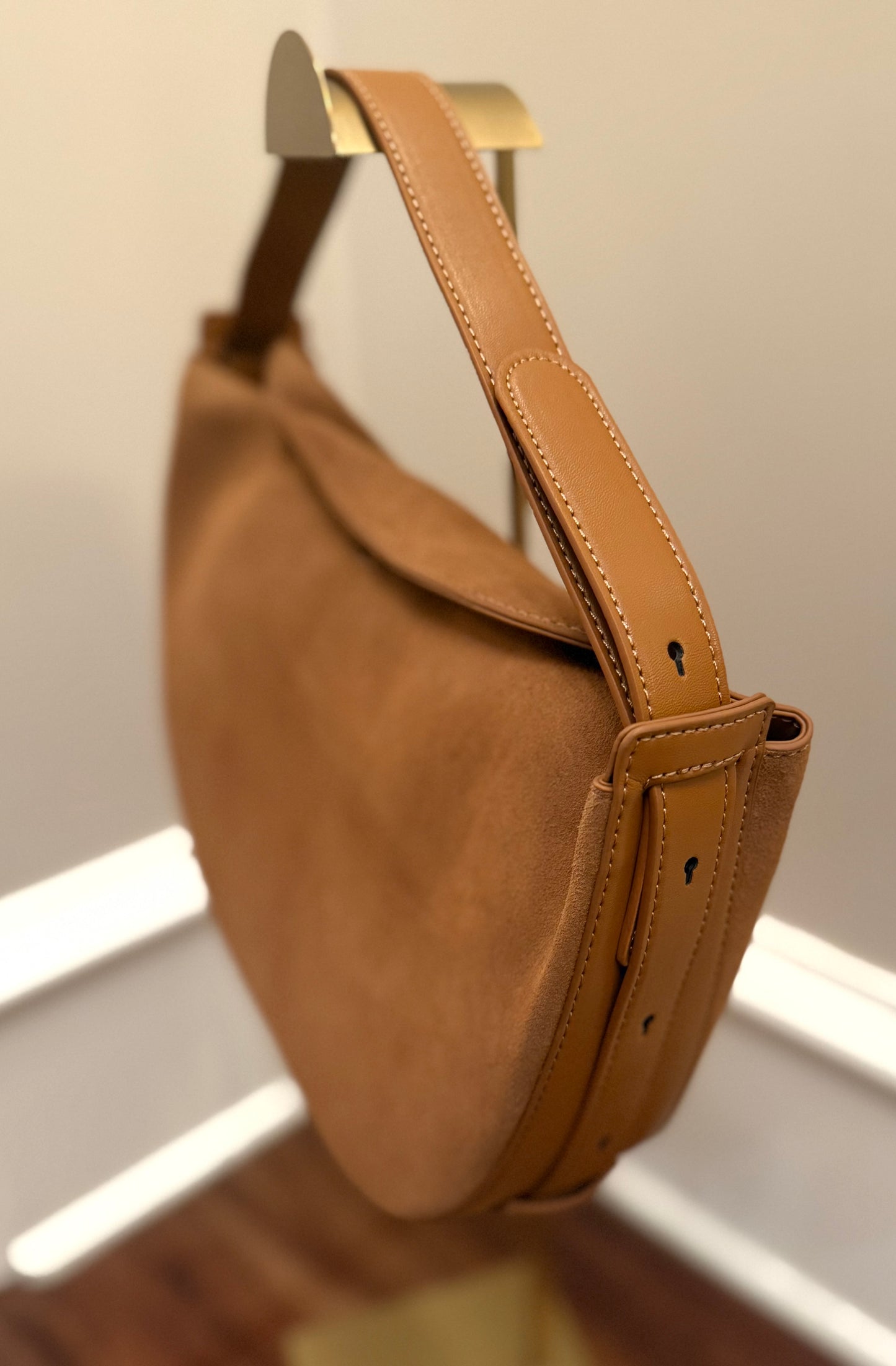 BC HOBO SOFIA SUEDE PURSE 9.9