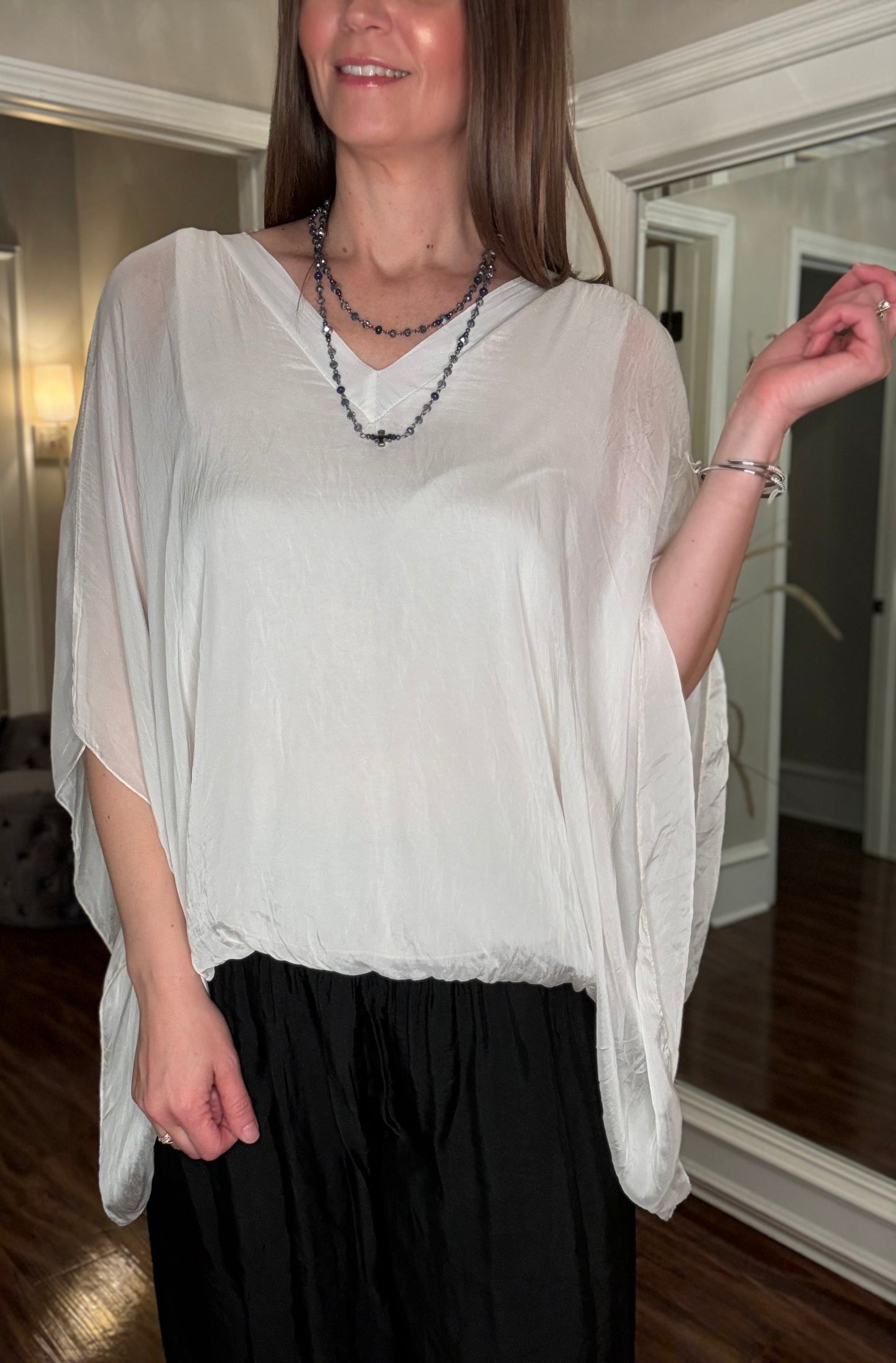 LOOK MODE V-NECK SILK TOP 3.25