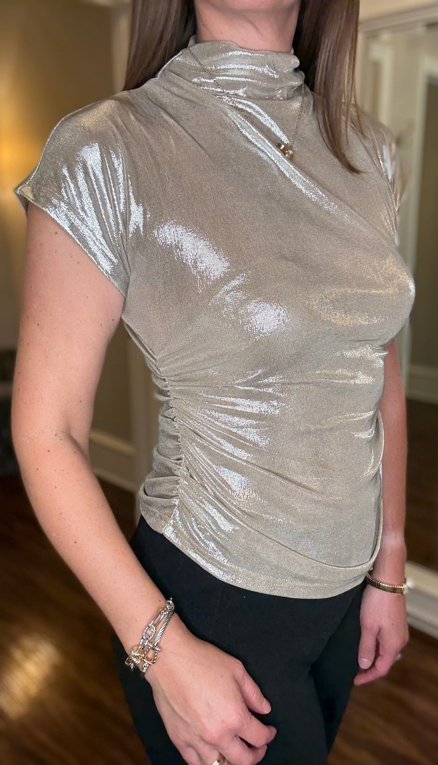 CHAMPAGNE SPARKLY SLEEVELESS TURTLENECK 9.23
