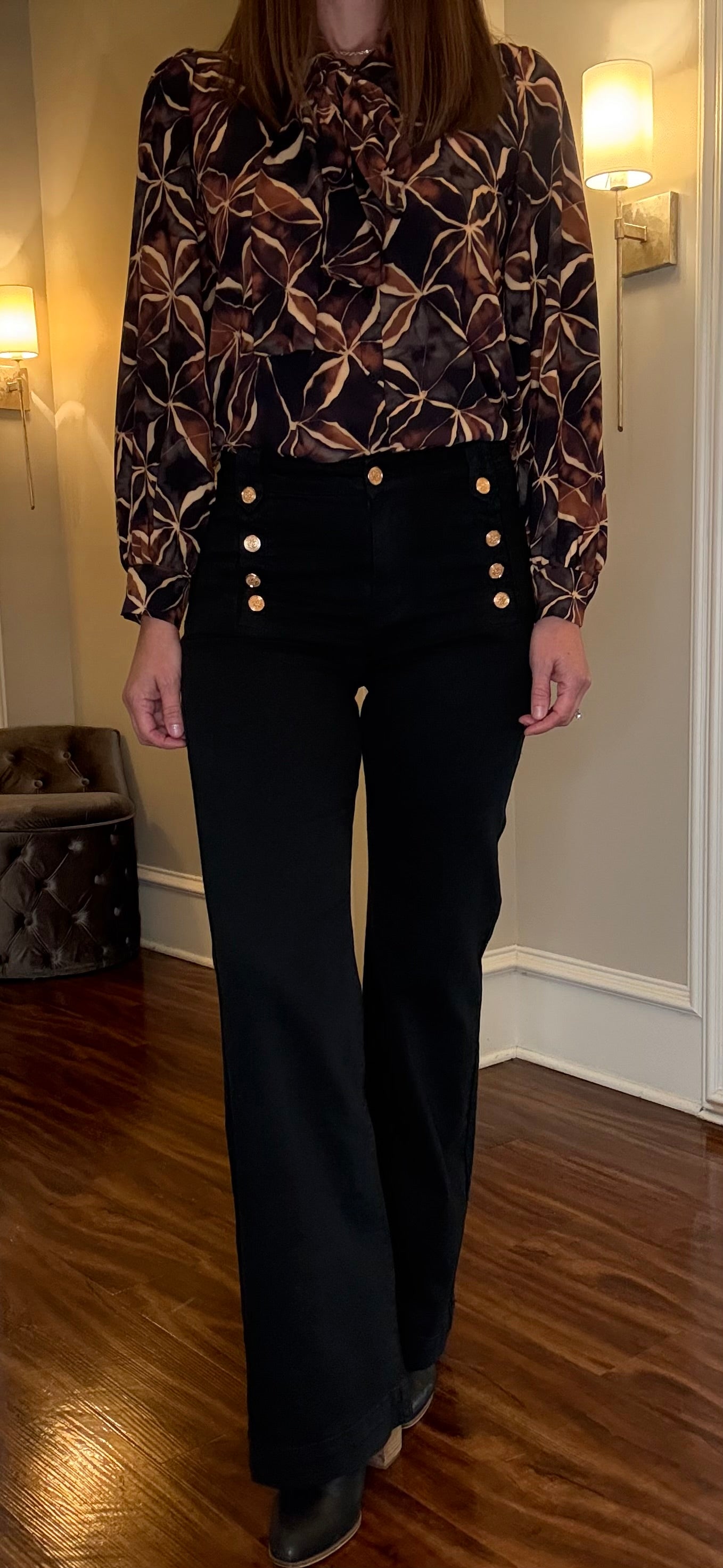 Q2 BLACK STRAIGHT JEANS WITH GOLD BUTTONS 9.30