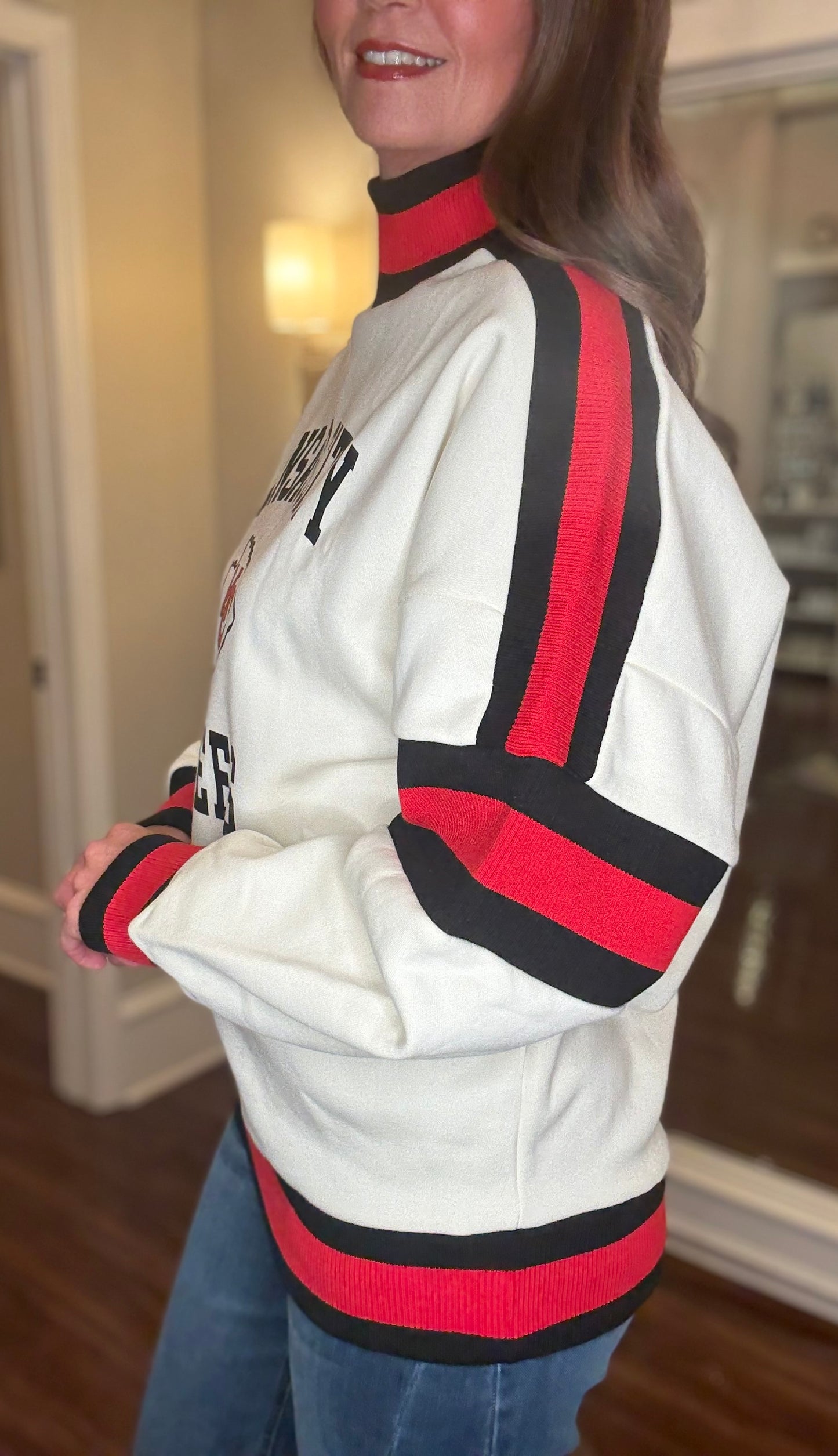 COLORBLOCK CHIEFS PULLOVER 8.15
