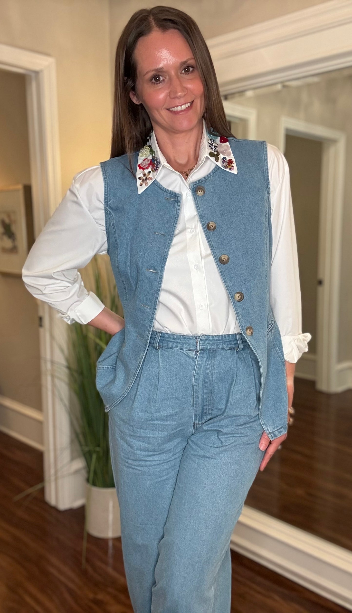 BEULAH COLLAR WITH MANY BUTTONS 4.17