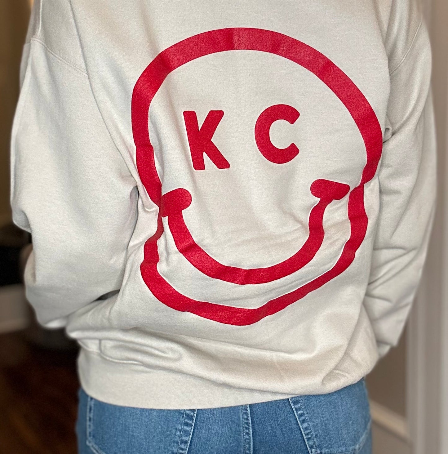 KC SMILEY SMILE SWEATSHIRTS