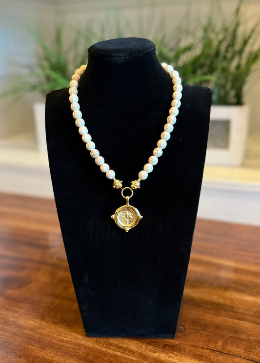 SUSAN SHAW WHITE TURQUOISE WITH FLEUR DE LIS 9.26