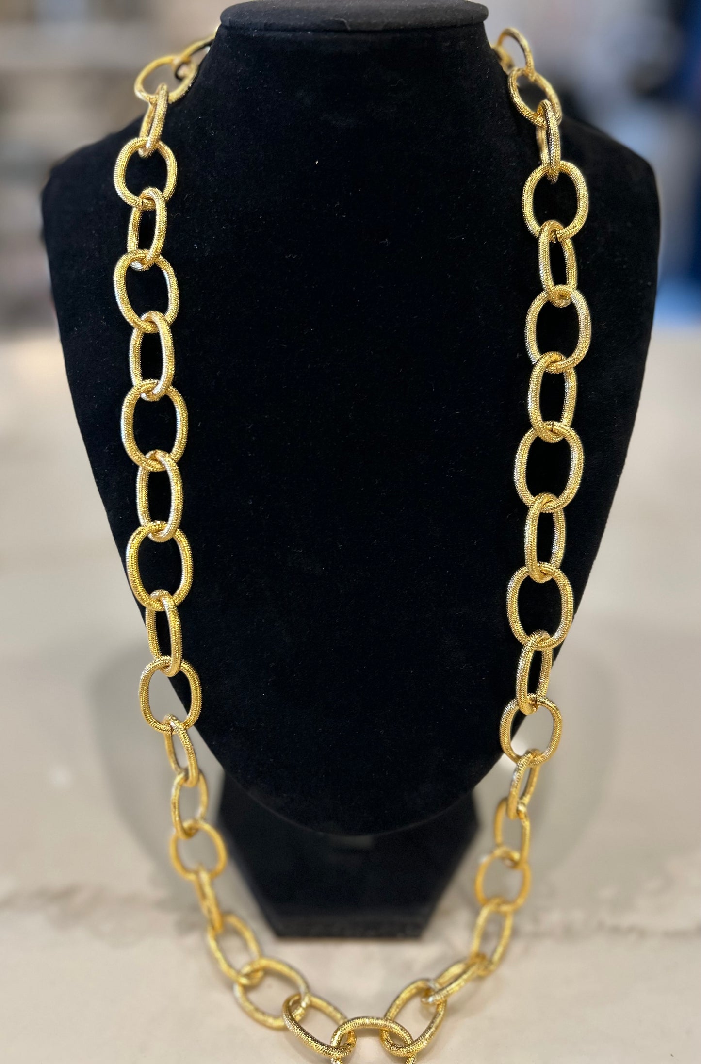 Susan Shaw Long Loop Chain necklace