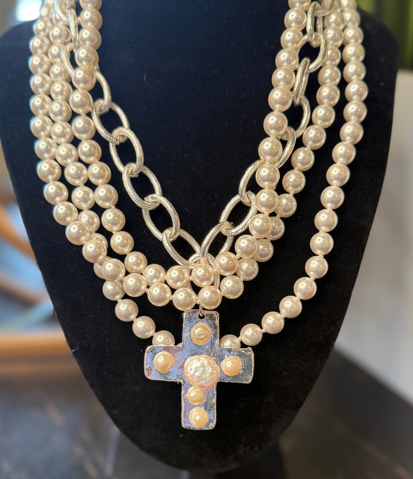 SUSAN SHAW CROSS MULTI-STRAND PEARL NECKLACE