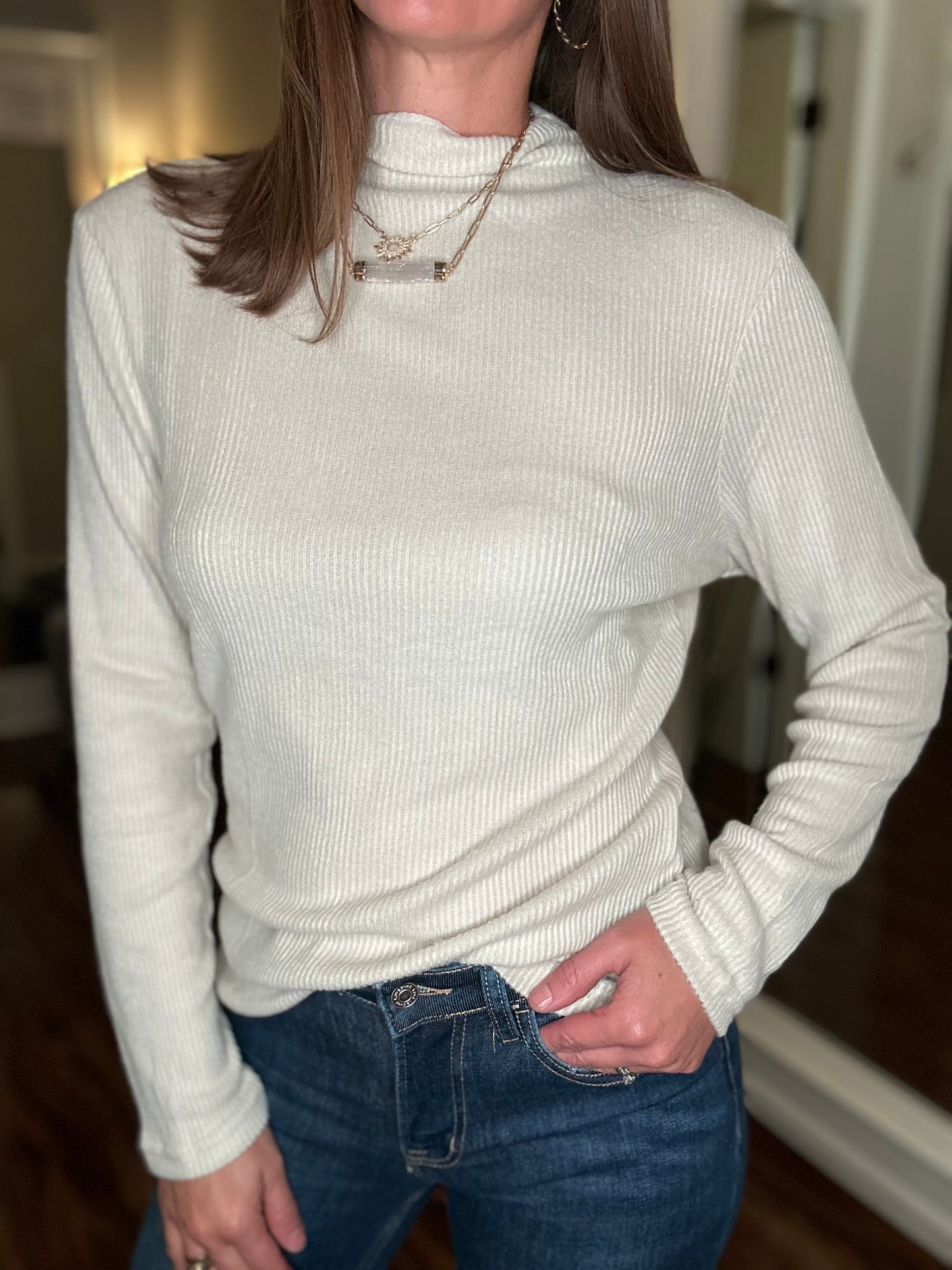 MOLLY BRACKEN BEIGE TURTLENECK SWEATER 8.20