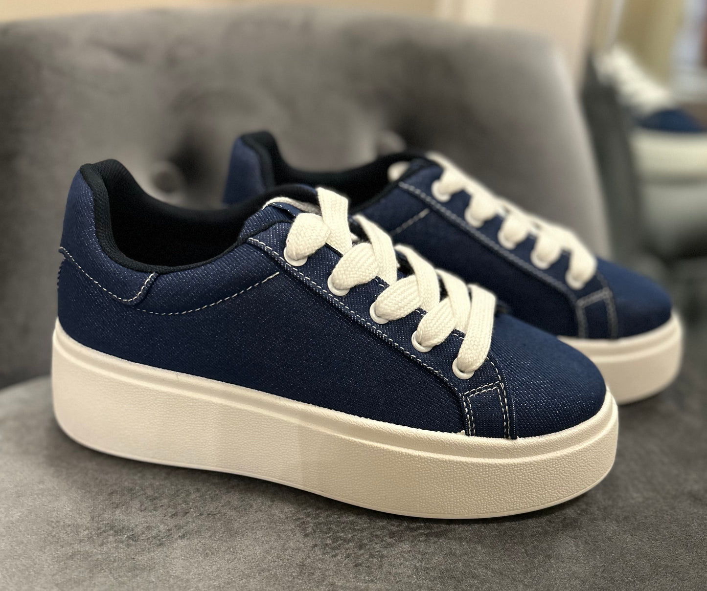 CHINESE LAUNDRY DENIM SNEAKER 8.20