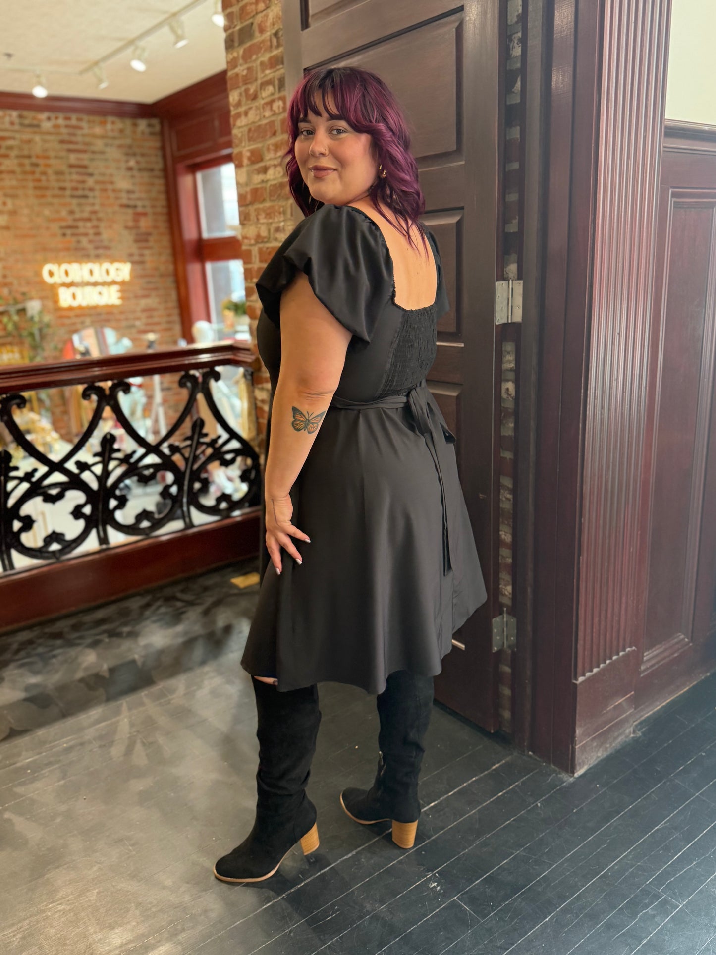 WOVEN SQUARE NECK BALLOON SLEEVE DRESS (EXTENDED SIZES) 8.5