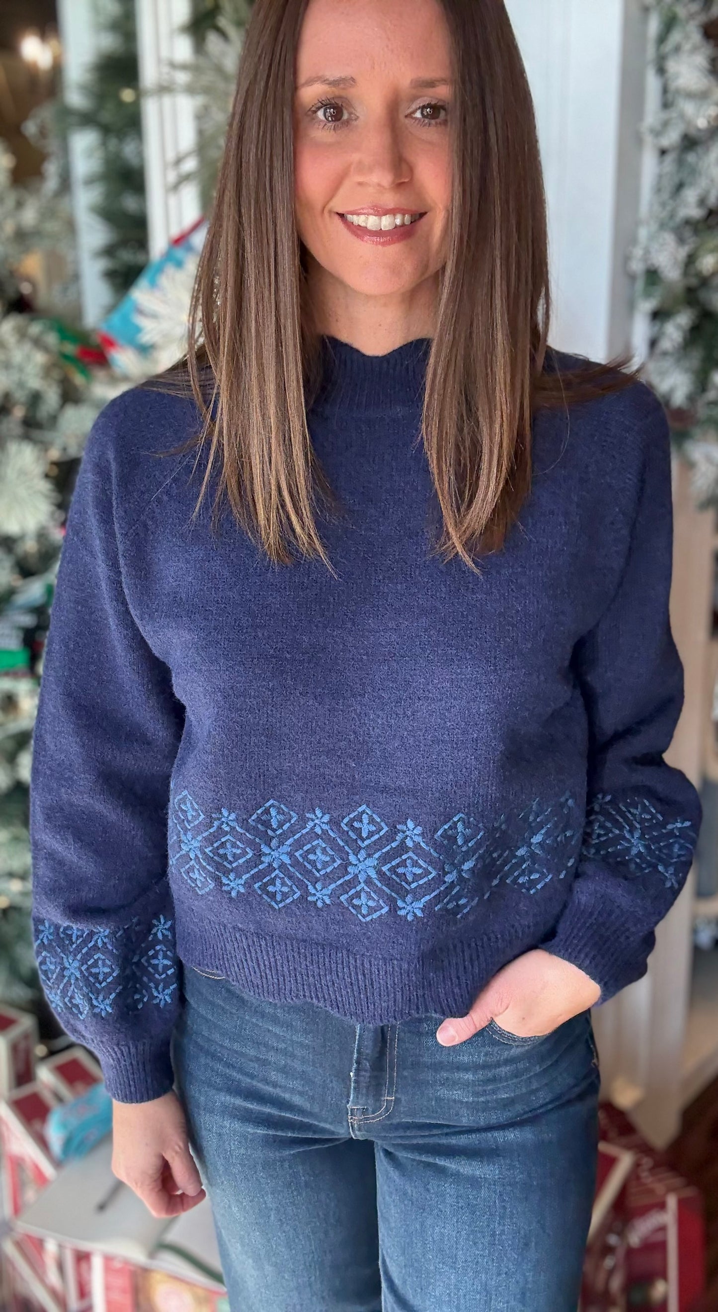 SCALLOPED SWEATER WITH EMBROIDERY 11.24