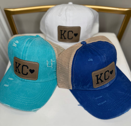 KC HEART CRISS CROSS HAT 3.25