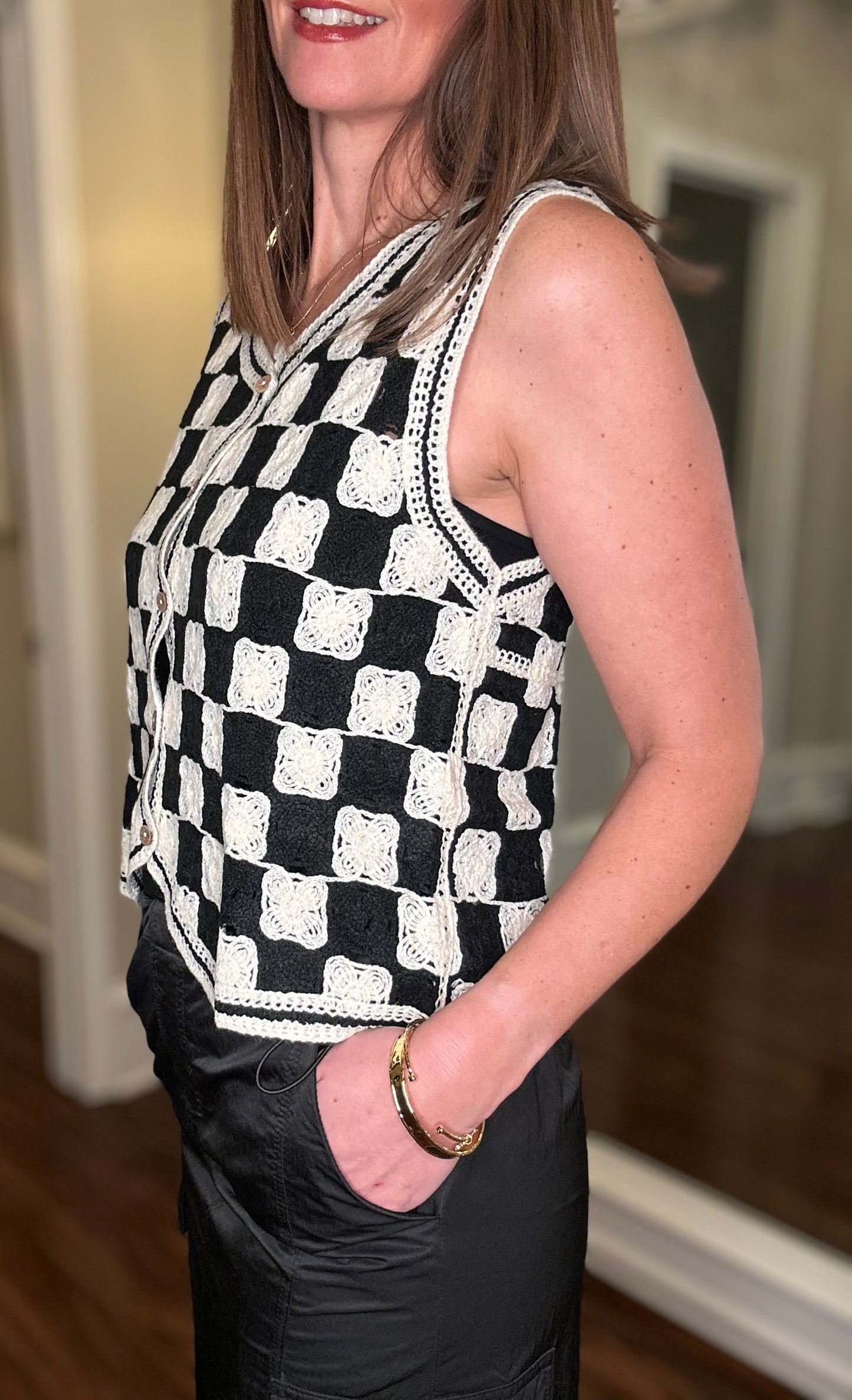 CHECKERBOARD CROCHET SWEATER VEST 1.07