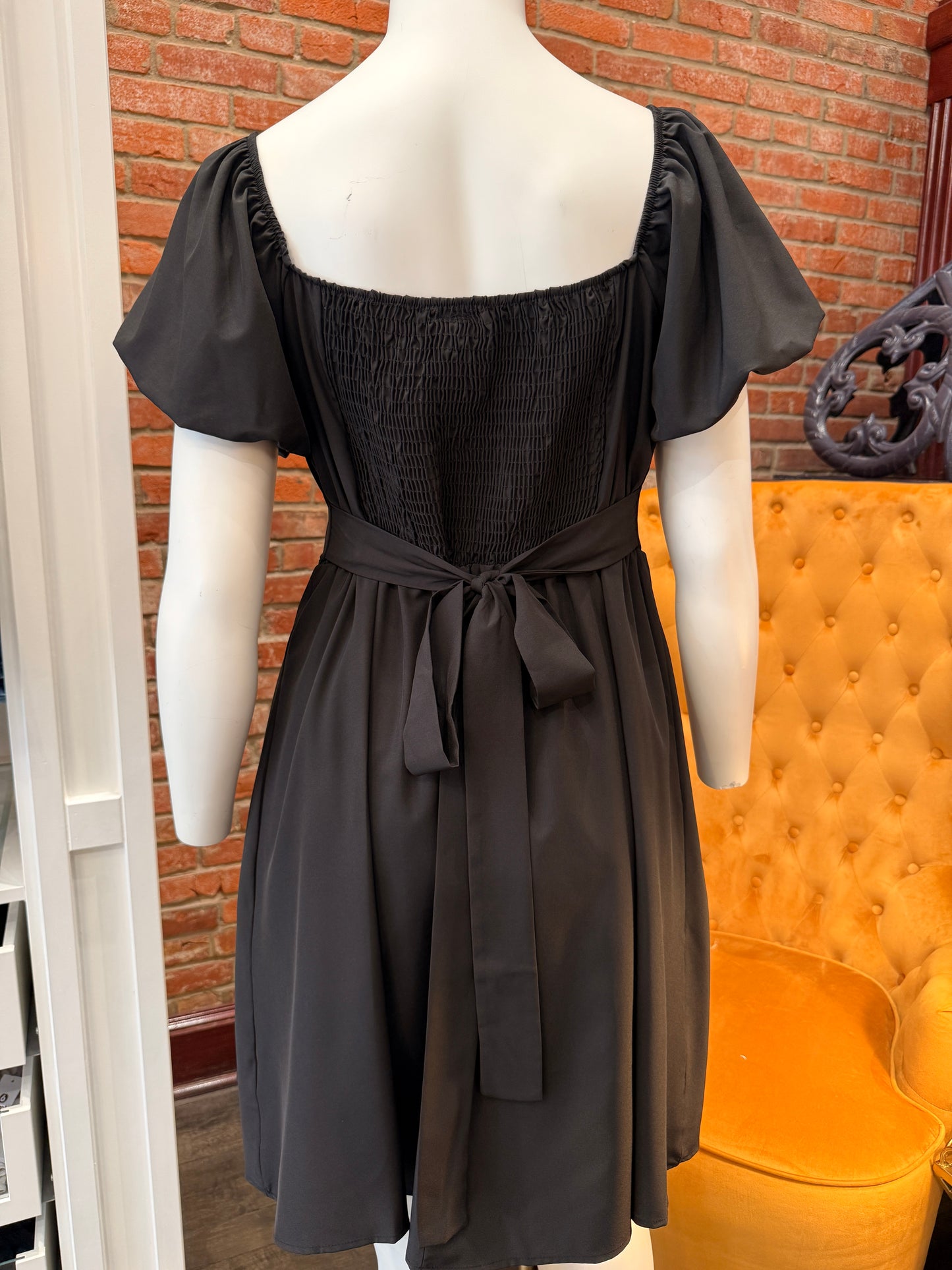 WOVEN SQUARE NECK BALLOON SLEEVE DRESS (EXTENDED SIZES) 8.5