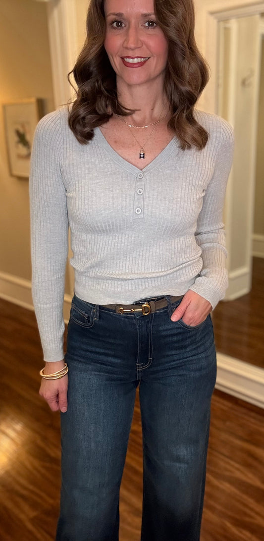 ACTIVE BASIC BUTTON DOWN HENLEY SWEATER 11.4