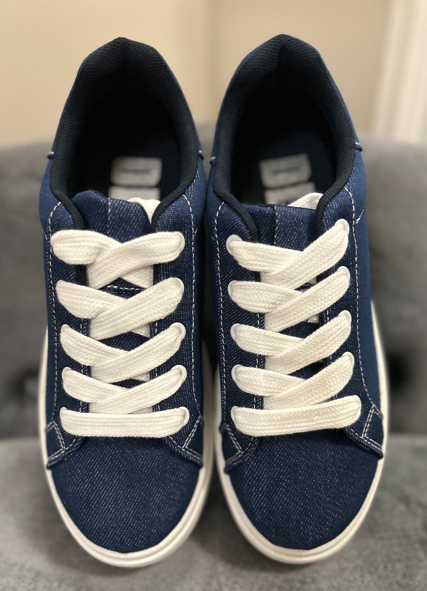 CHINESE LAUNDRY DENIM SNEAKER 8.20