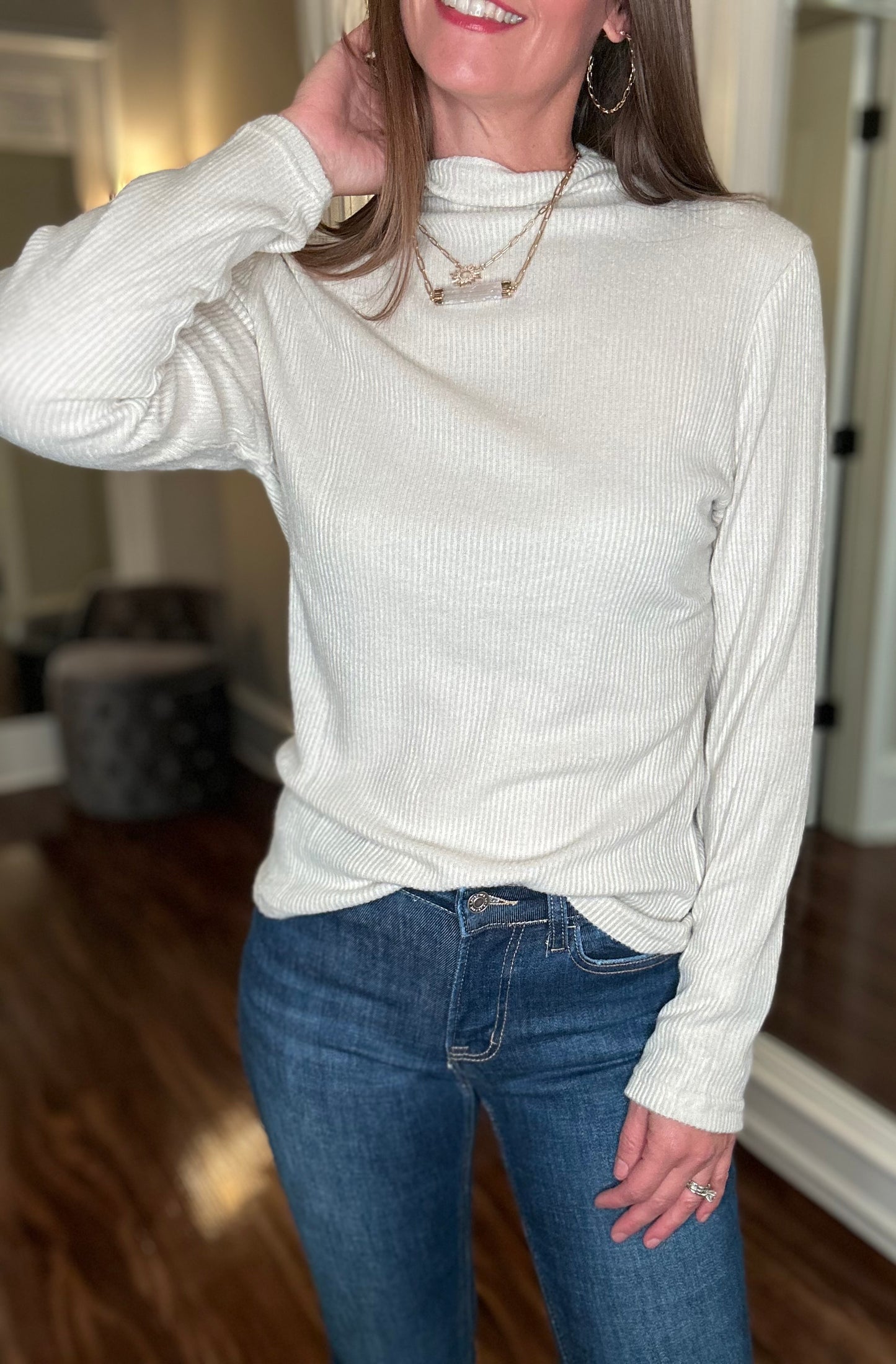 MOLLY BRACKEN BEIGE TURTLENECK SWEATER 8.20