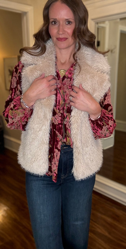 TAUPE FAUX FUR VEST 10.21