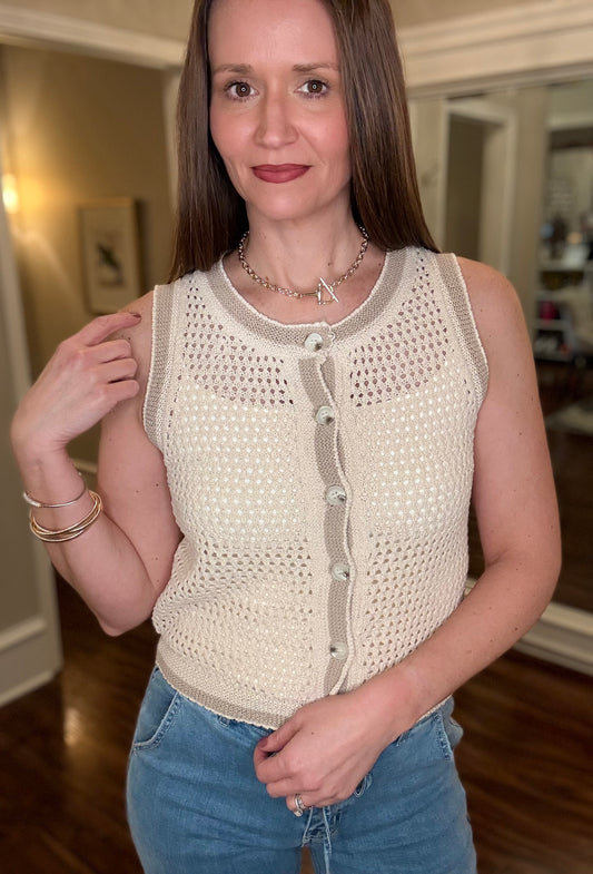 HEM AND THREAD MESH STITCHED SV/LESS VEST 2.3