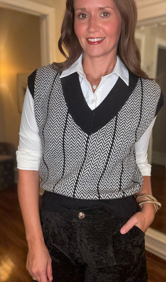 MOLLY BRACKEN CHEVRON SWEATER VEST 8.15