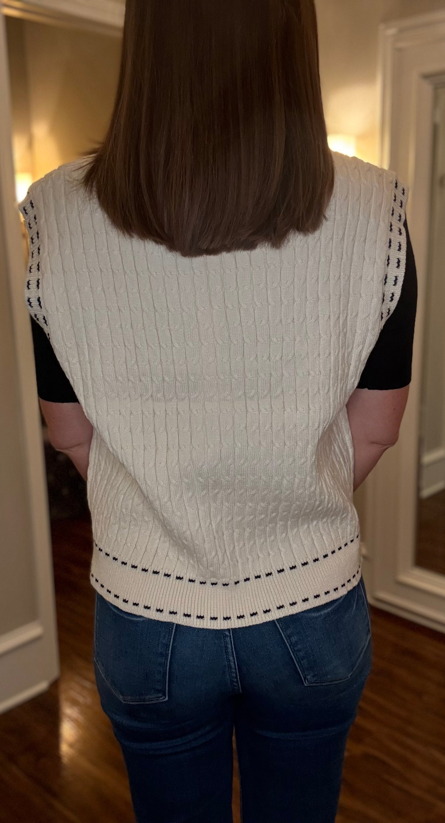 ECRU SWEATER VEST 9.5