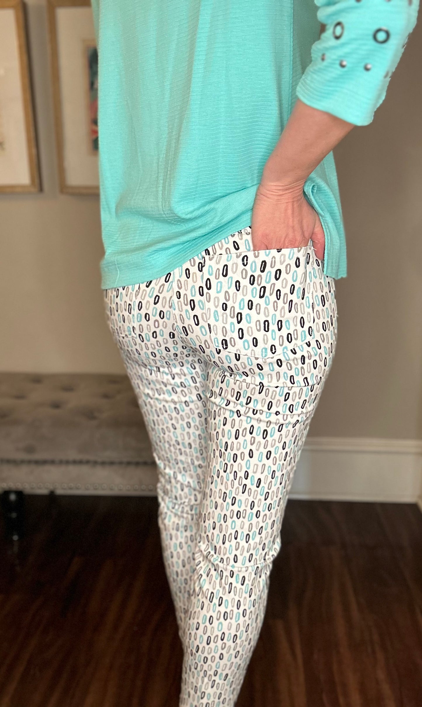 PATTERNED PULL ON PANT