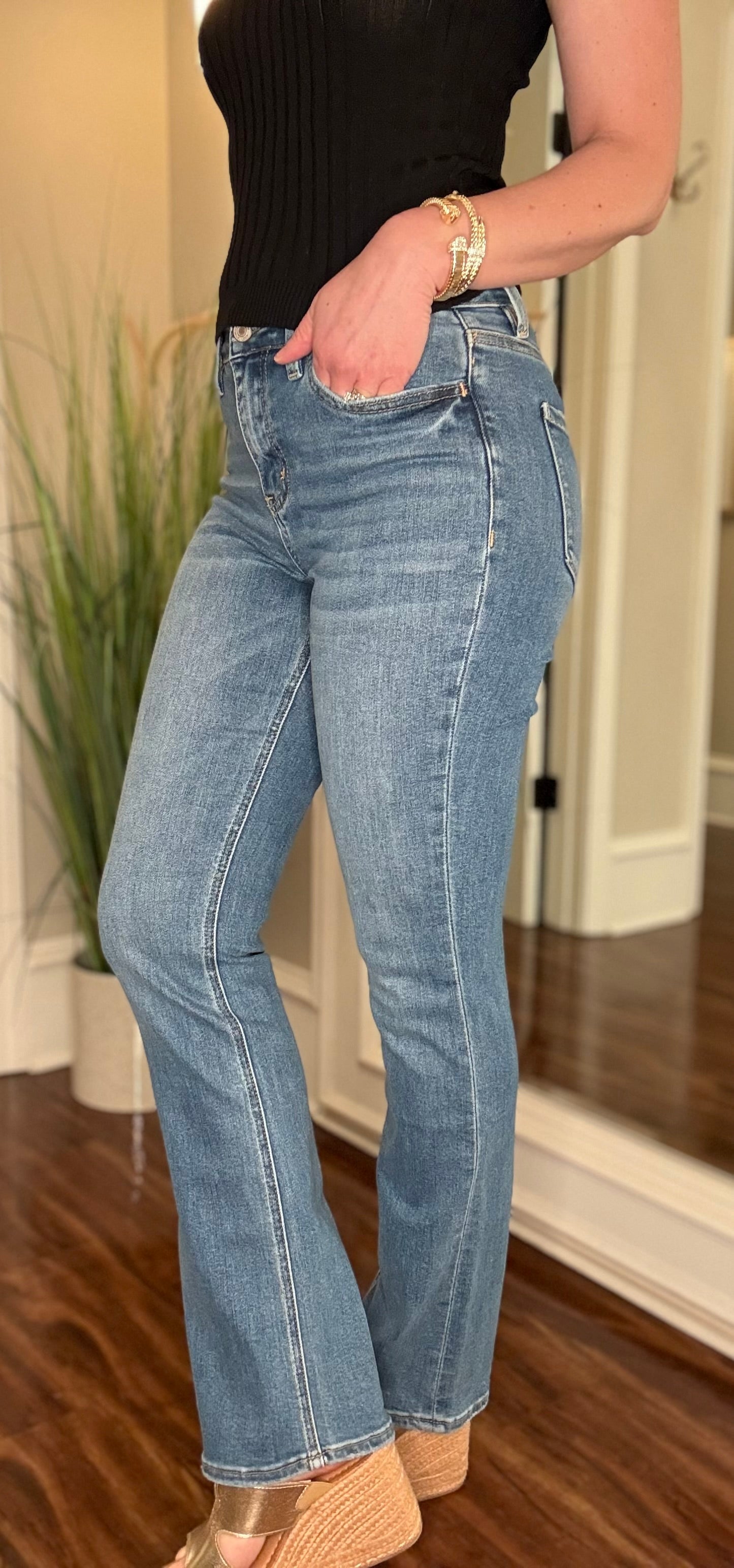 SKYLAR HIGH RISE BOOT CUT JEAN 1.07