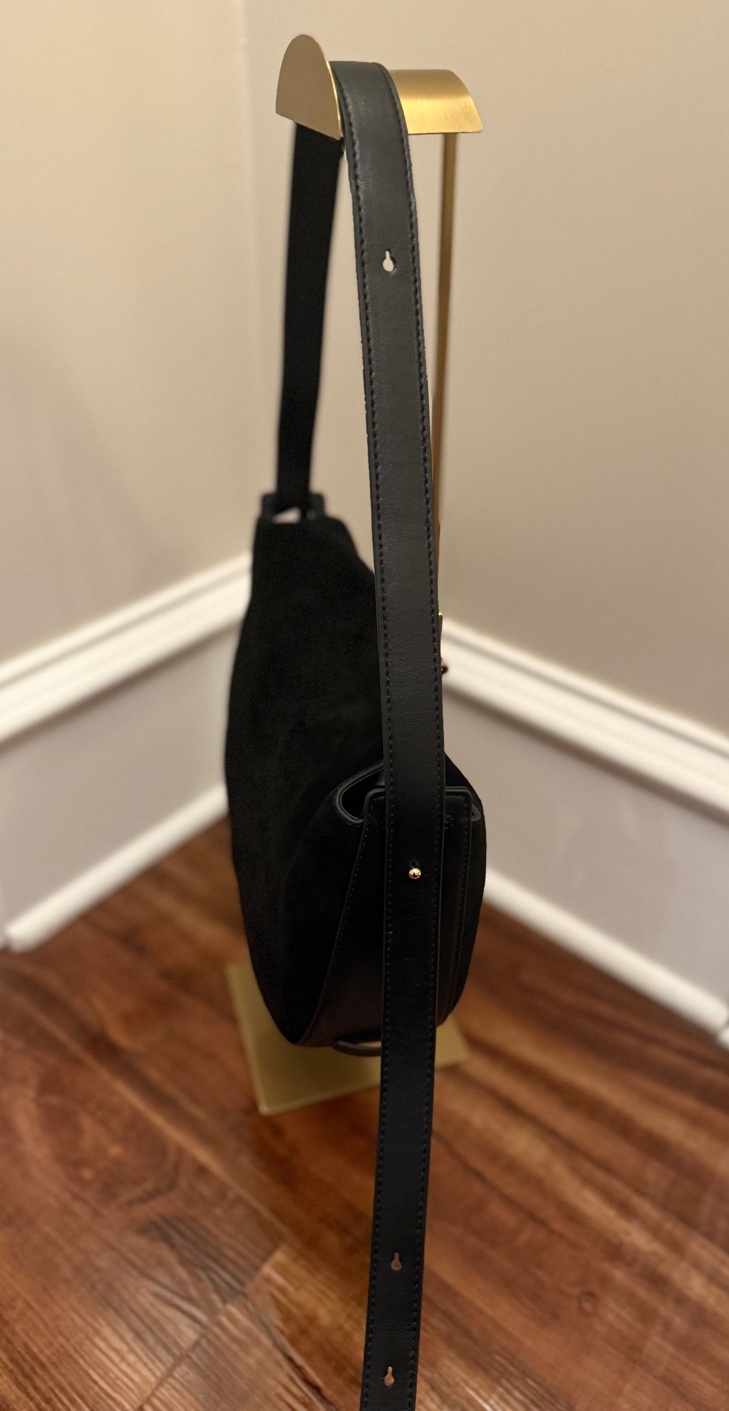 BC HOBO SOFIA SUEDE PURSE 9.9