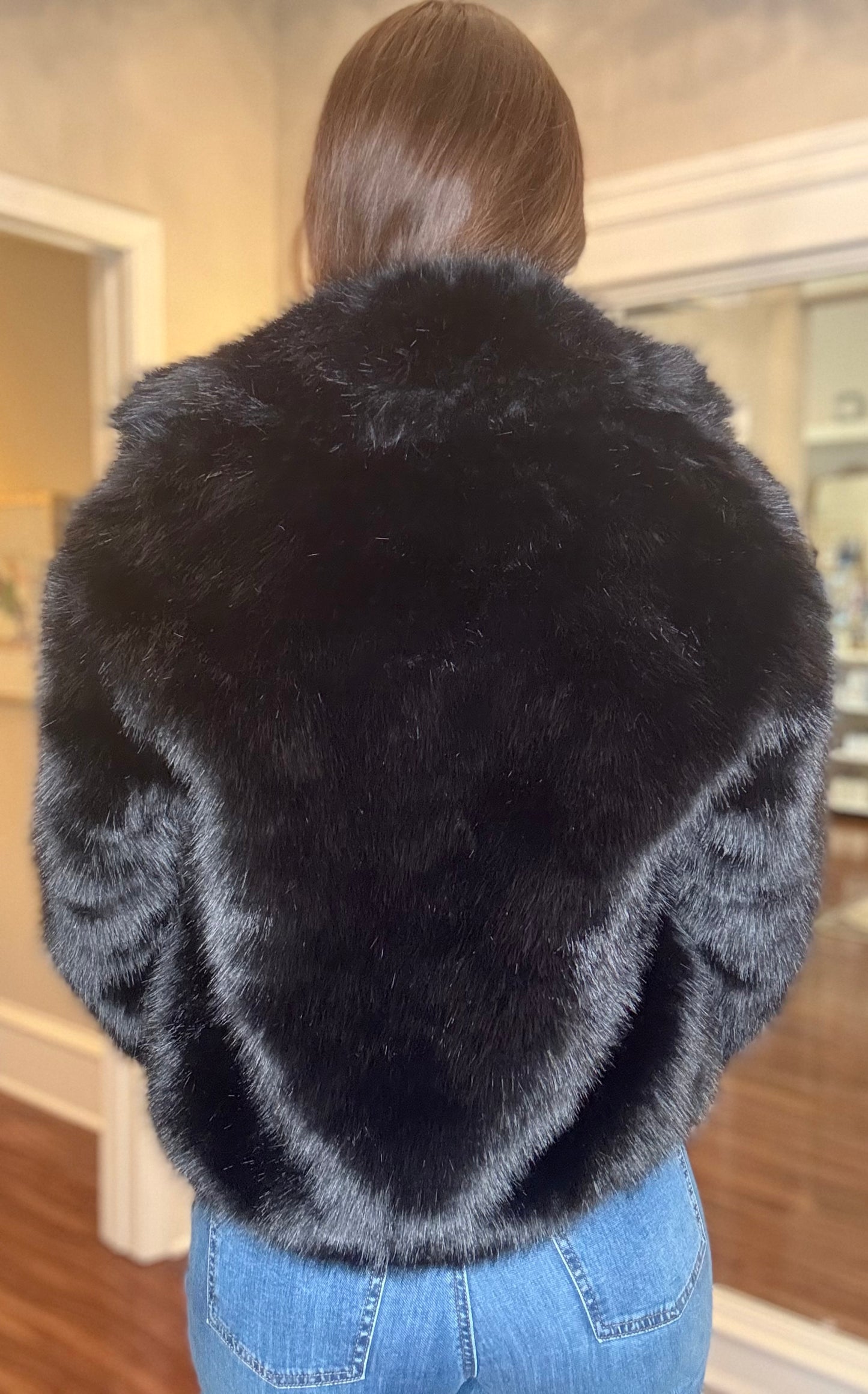 MOLLY BRACKEN BLACK FAUX FUR CROPPED JACKET 8.15