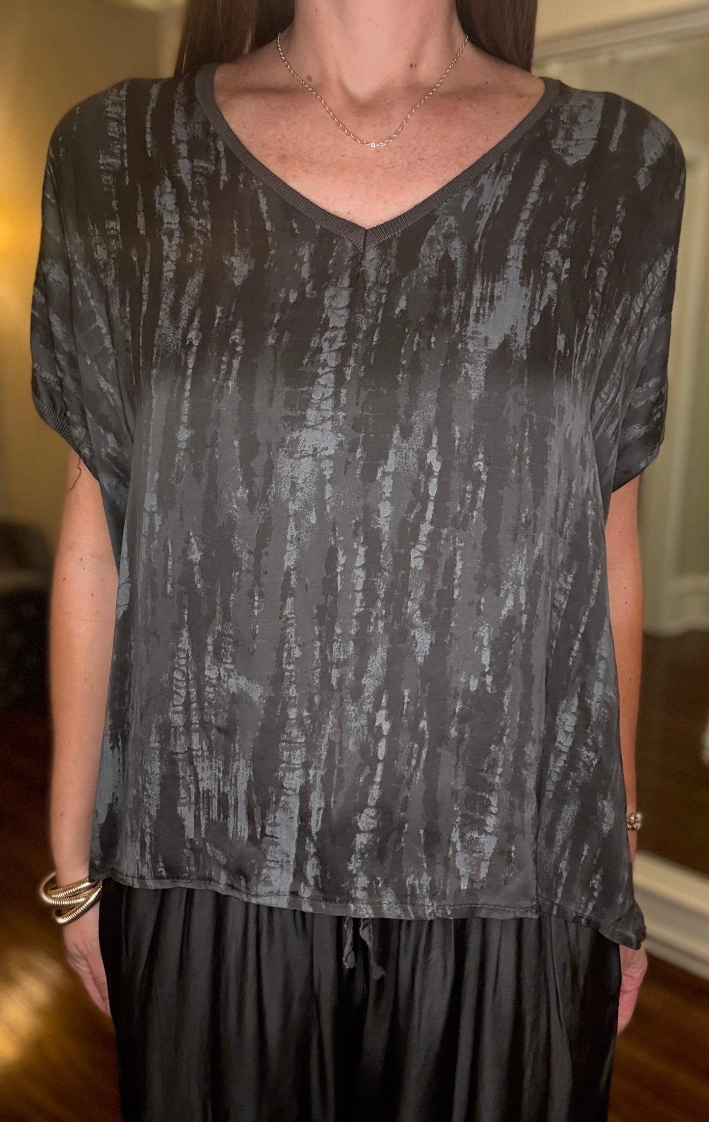 LOOK MODE SATIN V-NECK TOP (multiple colors) 8.26