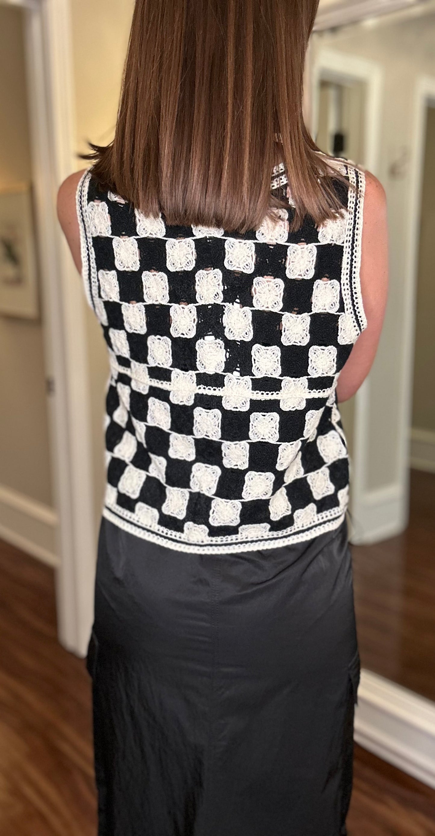 CHECKERBOARD CROCHET SWEATER VEST 1.07