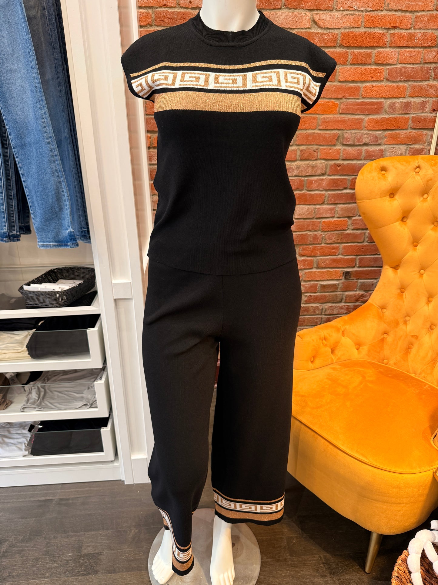 EXTENDED SIZE GOLD PRINT PANT 7.23