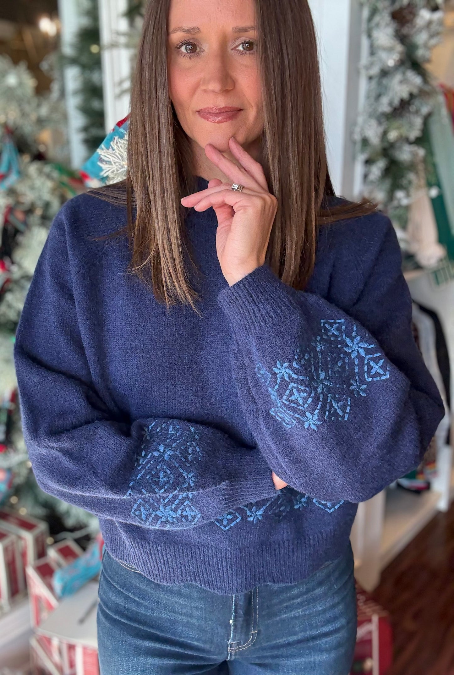 SCALLOPED SWEATER WITH EMBROIDERY 11.24