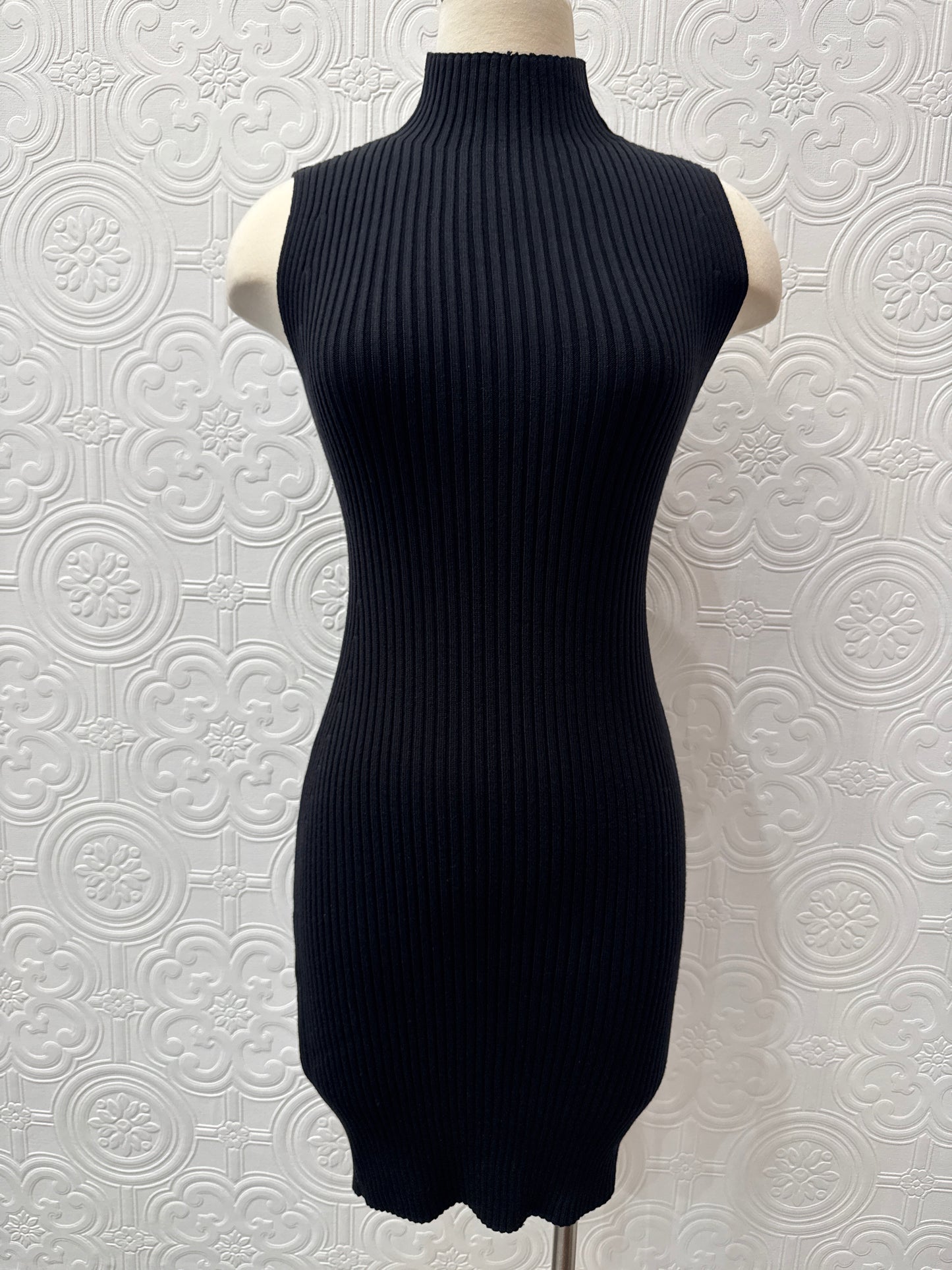 SLEEVELESS FITTED MINI DRESS 9.2